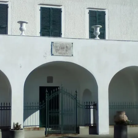 Konukevi Del Sole Nero 3*